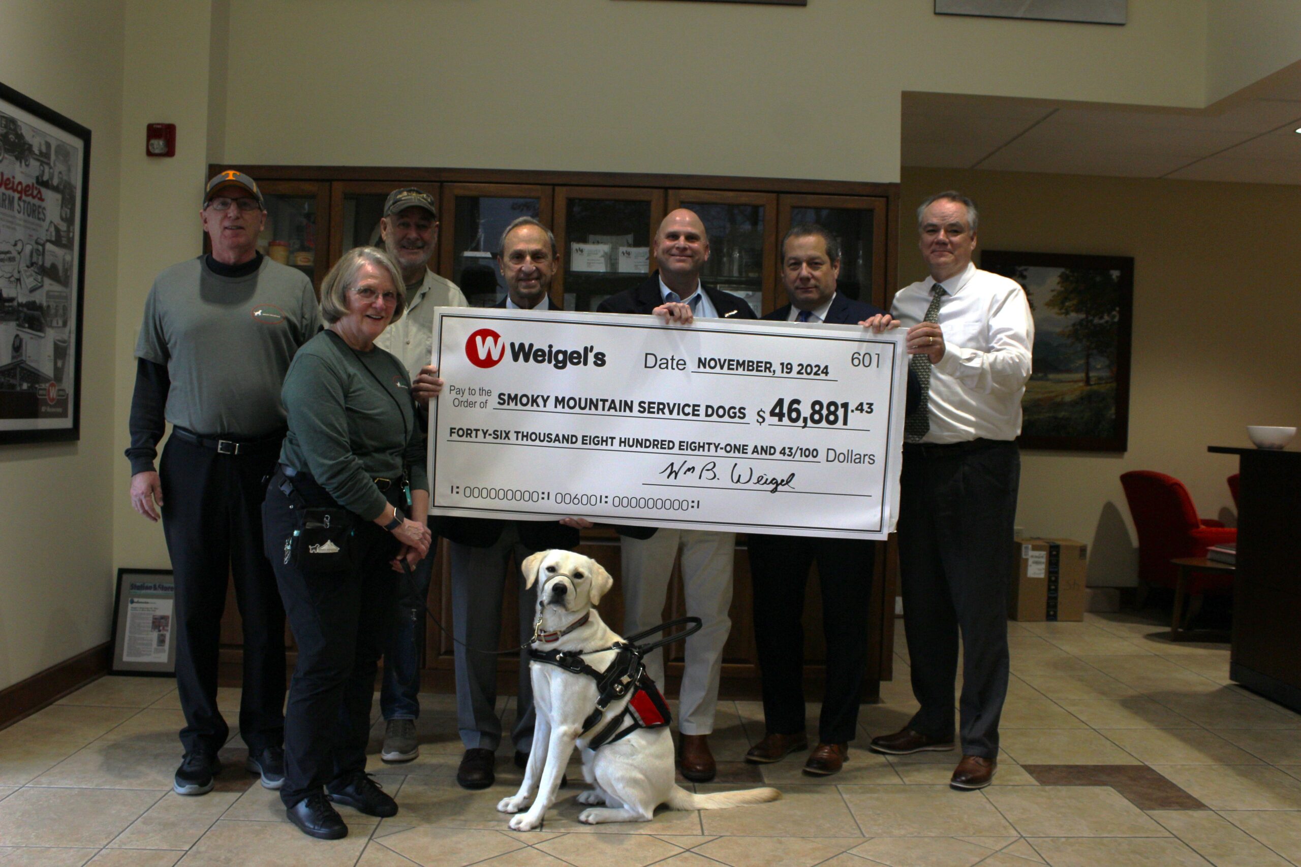 Weigel's Donates to Smoky Mountain Service Dogs